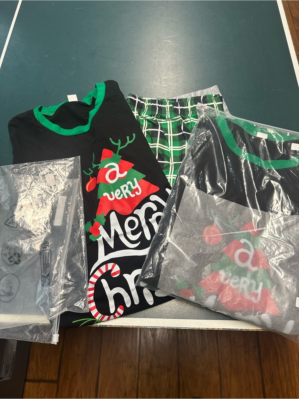 Men's Black & Green Holiday Graphic Long Sleeve PJ’S (2 pair)